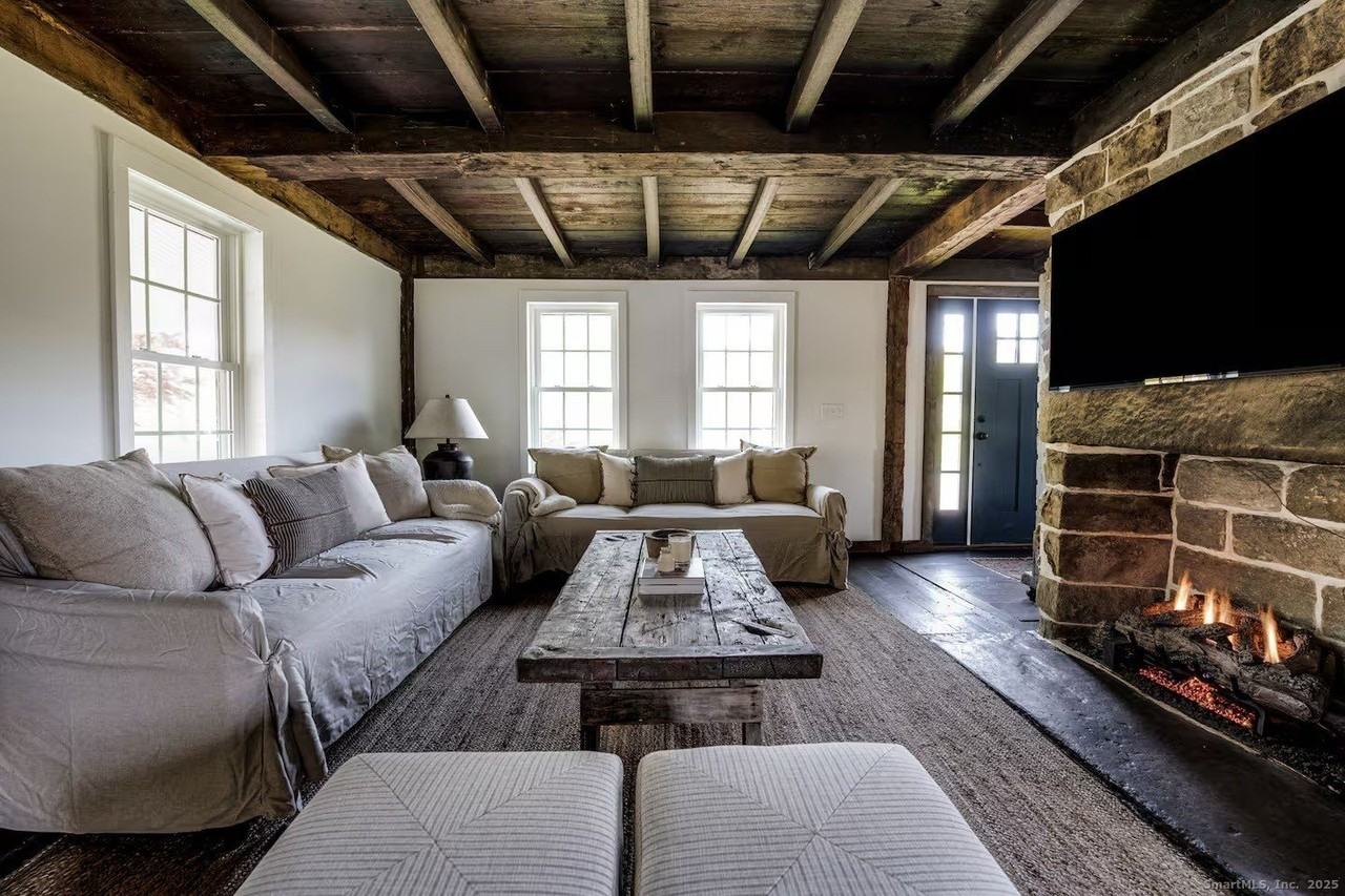 740 Little City Rd - Photo 4 of 21