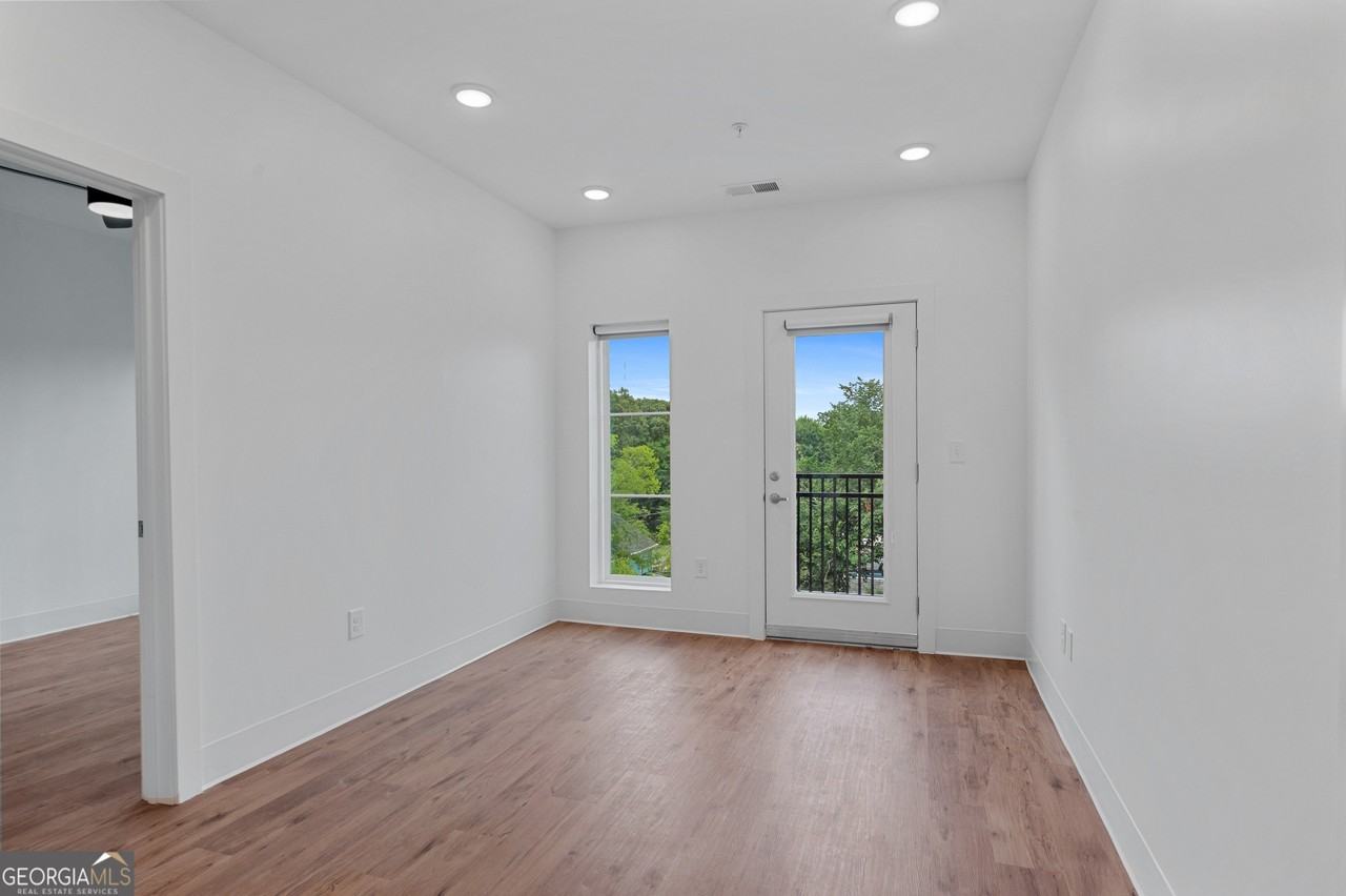 456 Flat Shoals Avenue Southeast #406 - Photo 4 of 25