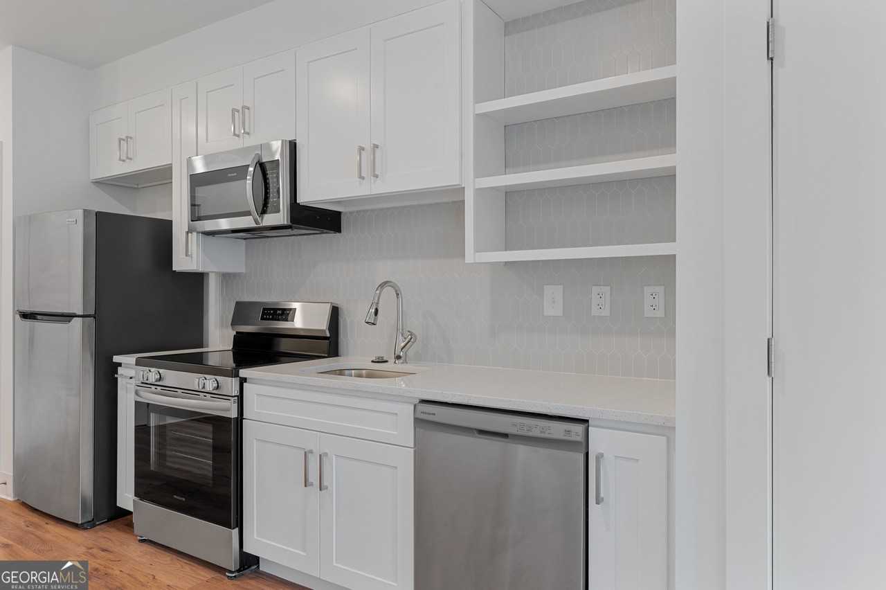 456 Flat Shoals Avenue Southeast #406 - Photo 5 of 25