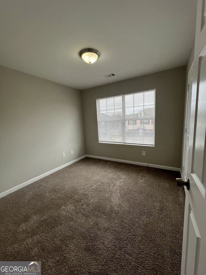 733 Wheel House Lane - Photo 6 of 7