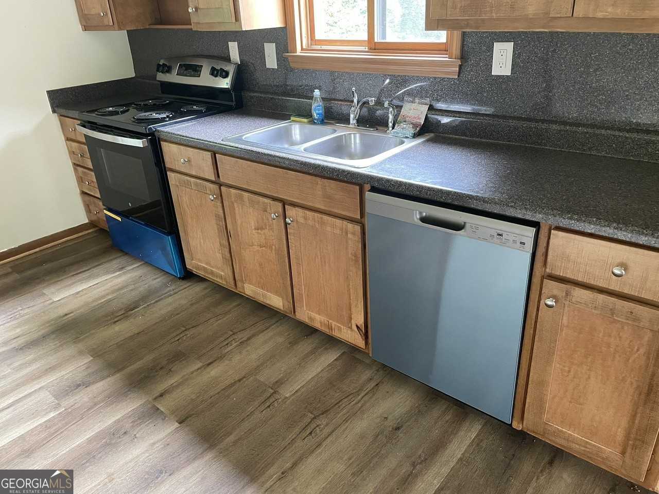 2617 Shore Wood Court Northeast - Photo 6 of 15