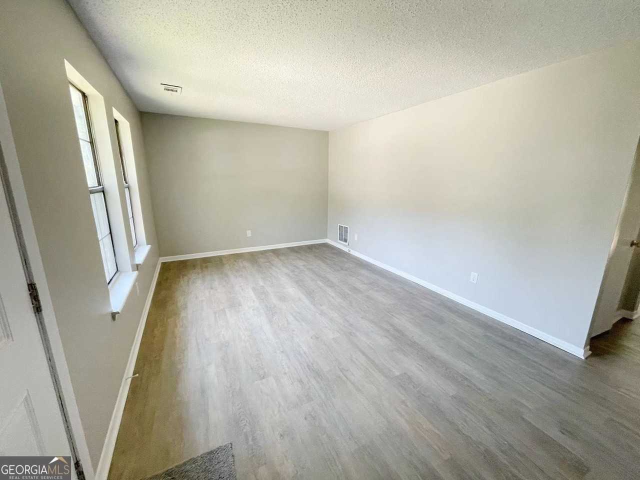 4030 Laurie Jo Dr Sw - Photo 3 of 17