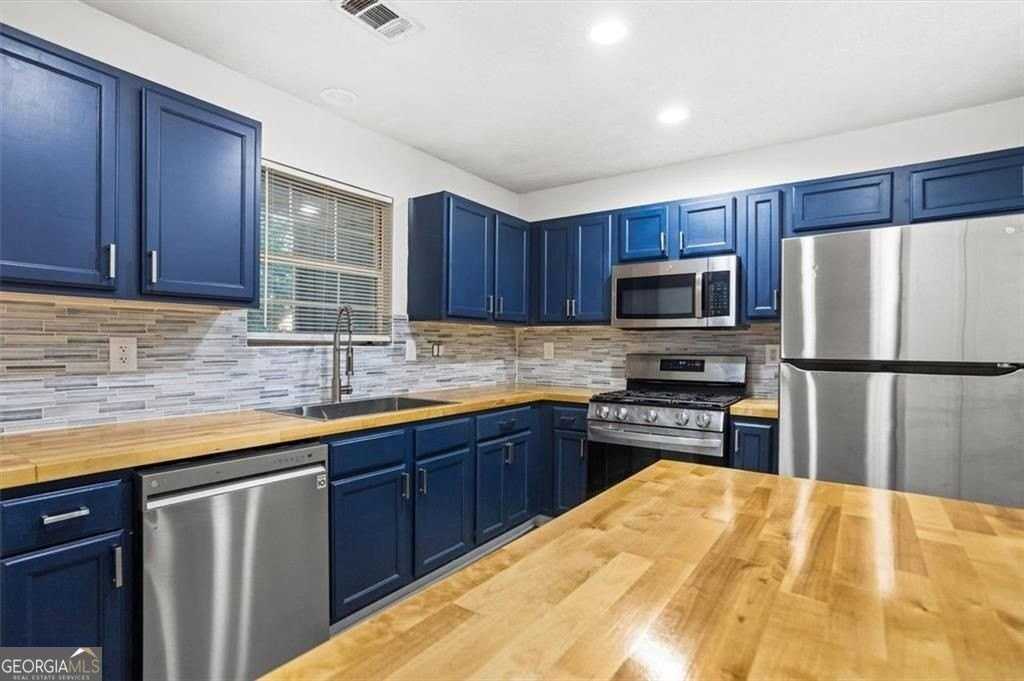 5812 Wind Gate Ln - Photo 3 of 21