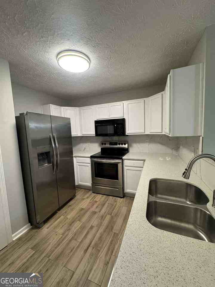 355 Magnolia Gardens Walk - Photo 2 of 20