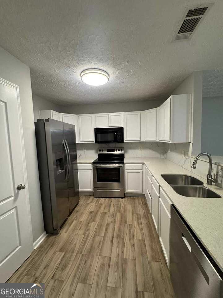 355 Magnolia Gardens Walk - Photo 3 of 20