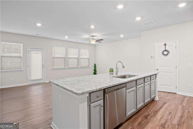 284 Whitetail Cir - Photo 3 of 43