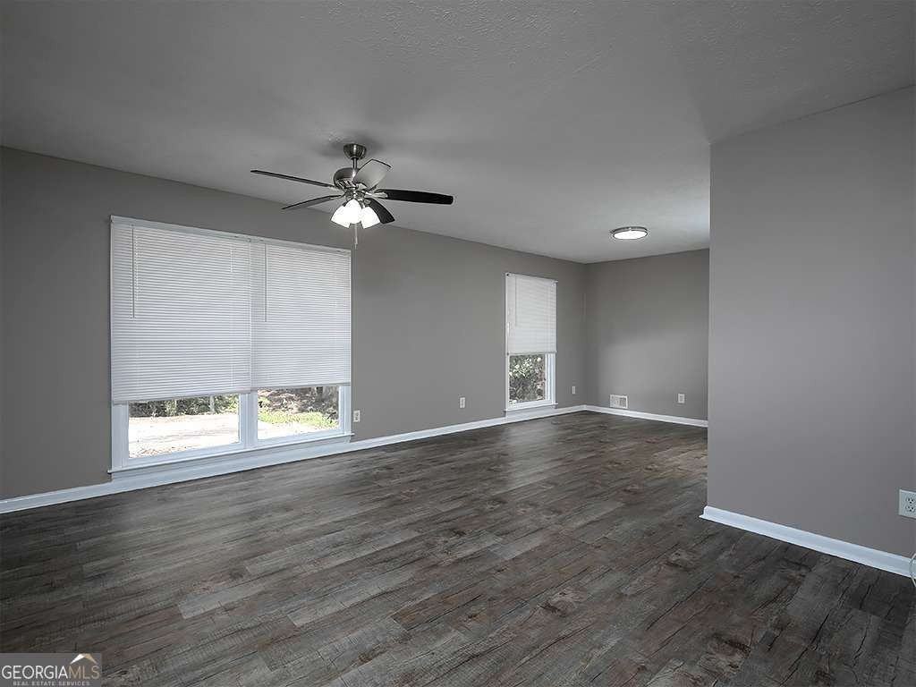 581 Autumn Lane Northeast - Photo 6 of 28