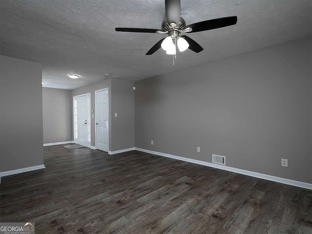 581 Autumn Lane Northeast - Photo 7 of 28