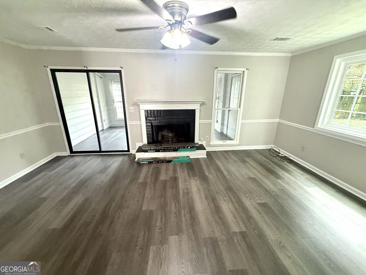 2949 Governors Ct - Photo 5 of 17