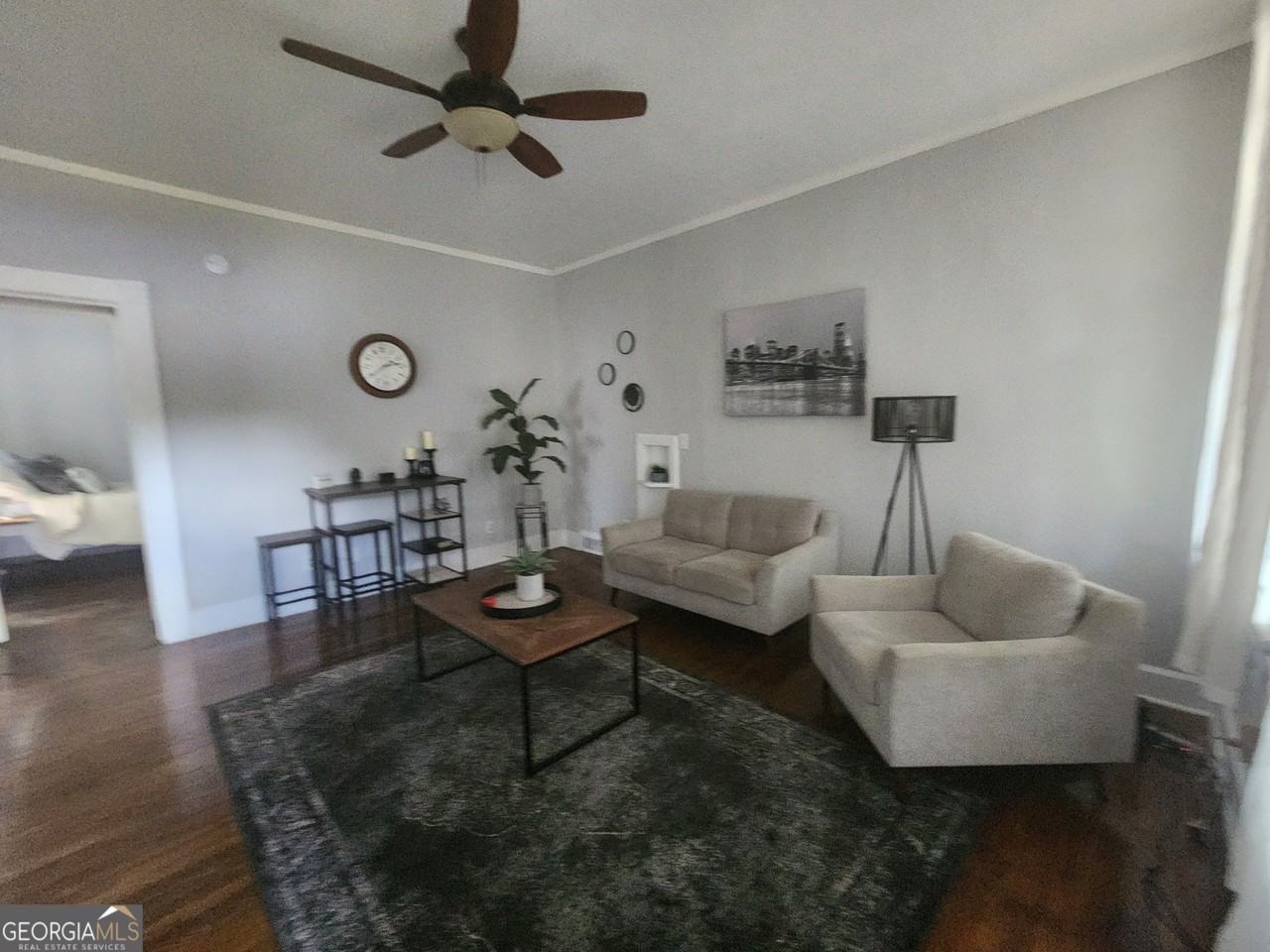 917 Oakview Ave Apt 2 #2 - Photo 3 of 13