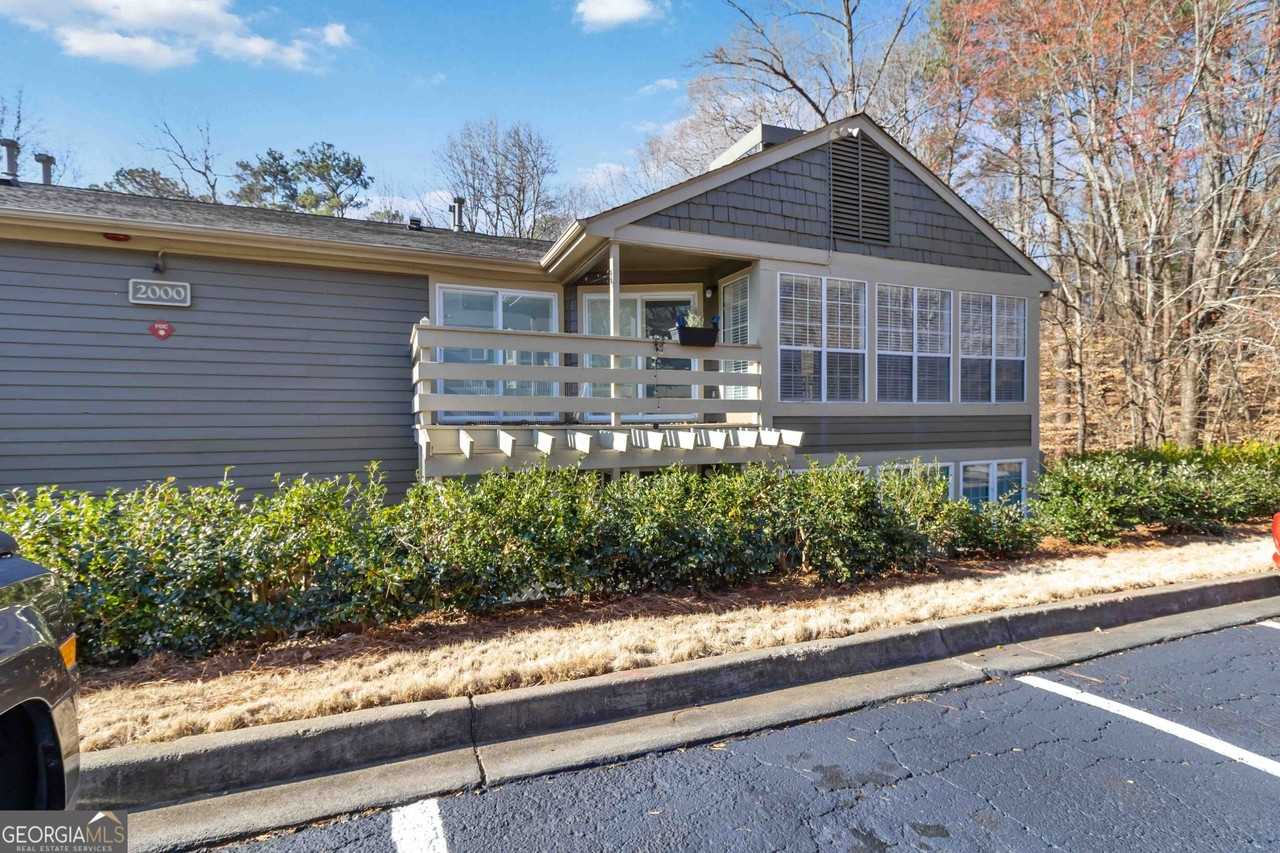 2006 Riverview Drive Southeast - Photo 3 of 22