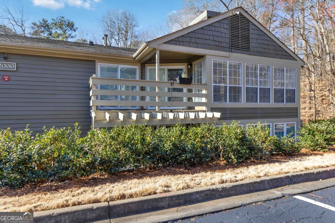 2006 Riverview Drive Southeast - Photo 4 of 22