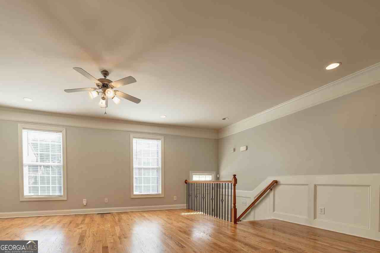 2249 Ewell Park Dr - Photo 3 of 28