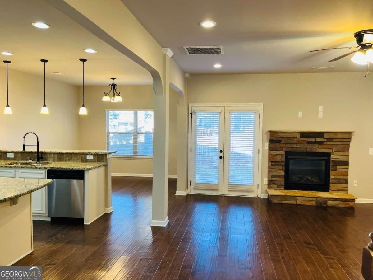 7 Hollow Way Point - Photo 4 of 50