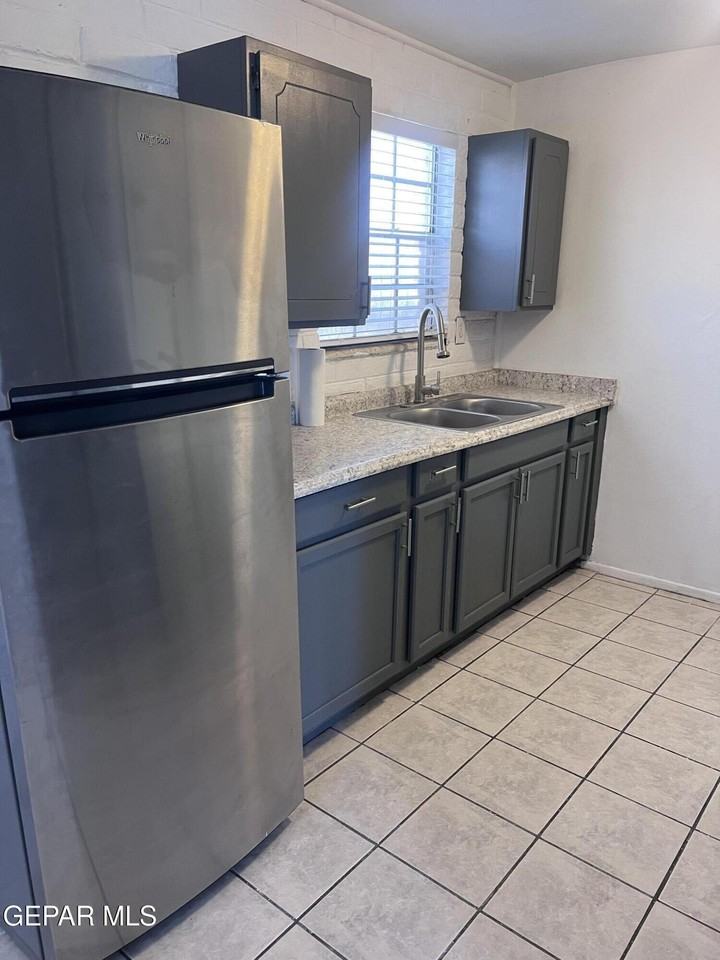 11244 Wharf Cove Dr Unit B #B - Photo 6 of 18