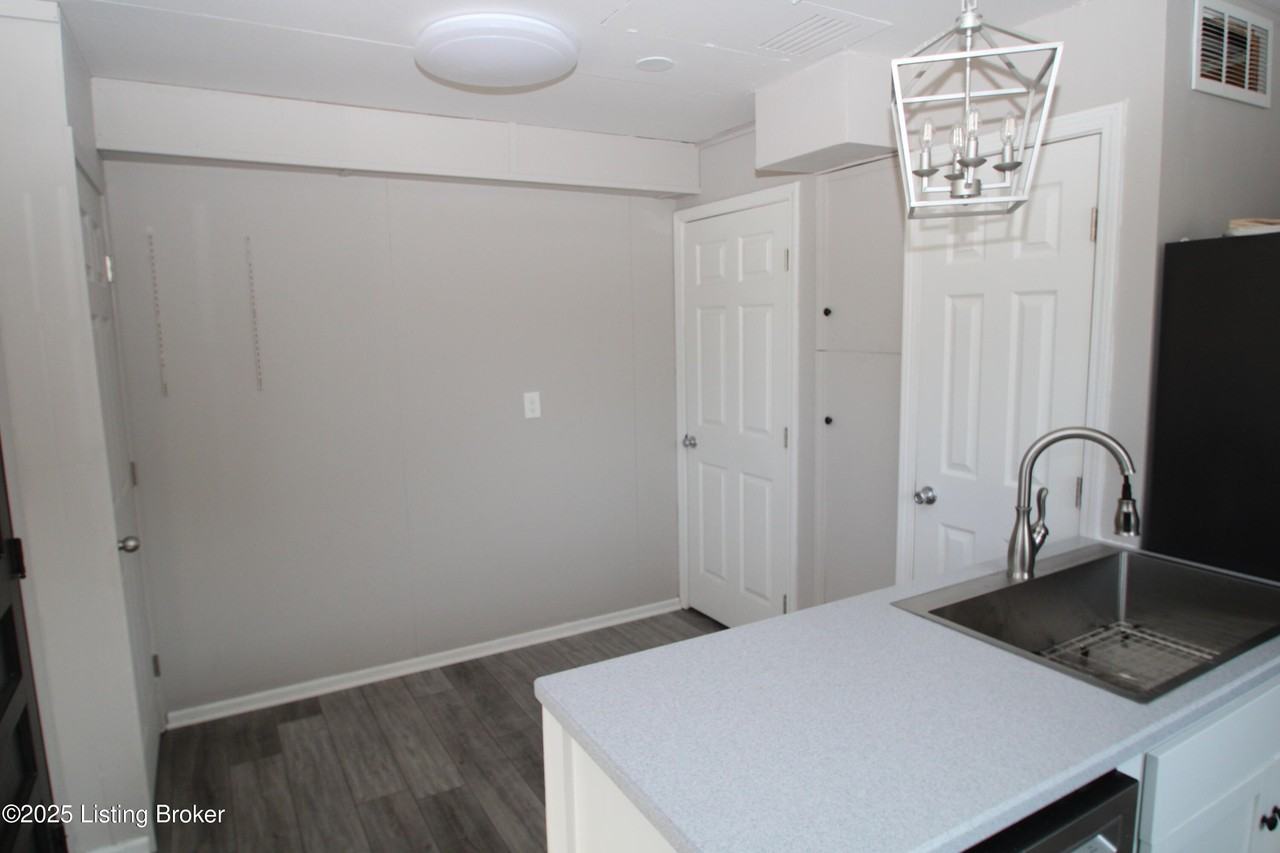 226 Flamingo Dr - Photo 6 of 16