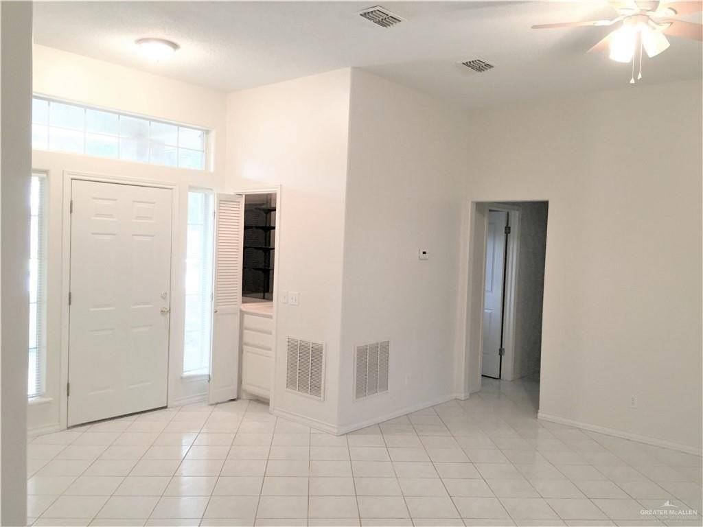 2917 N 43rd St - Photo 2 of 24