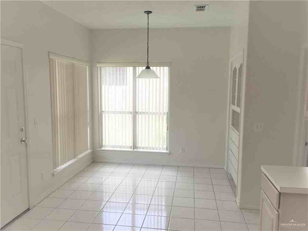 2917 N 43rd St - Photo 6 of 24