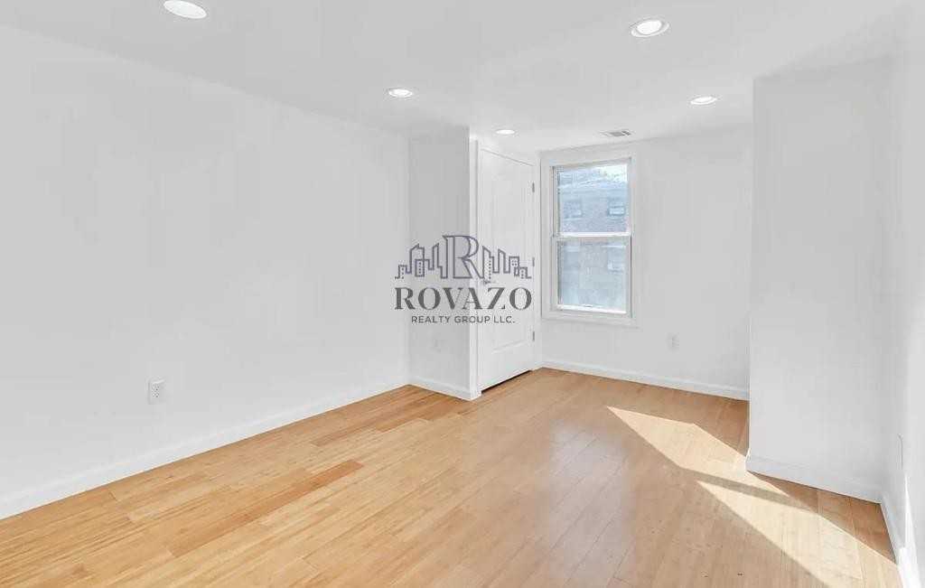 162 University Ave #3 - Photo 3 of 5