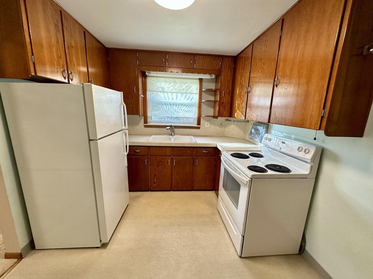 744 Horton St - Photo 5 of 13