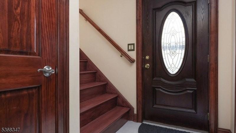 249251 Sanford Ave - Photo 2 of 17