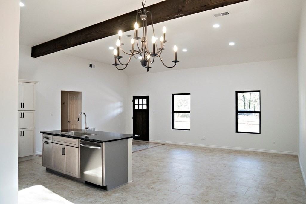 3388 Bandera St - Photo 2 of 17