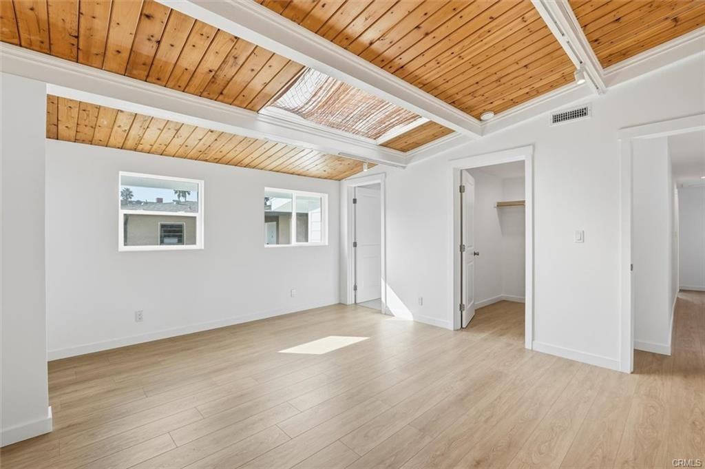 720 S Catalina Ave - Photo 2 of 8