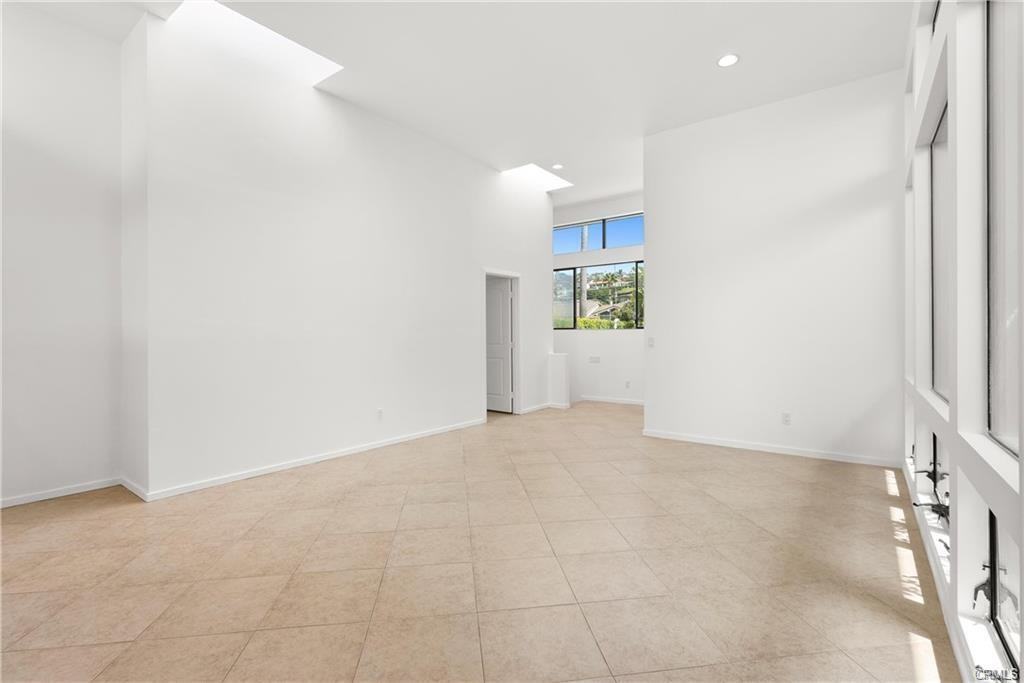 2105 W Paseo Del Mar - Photo 2 of 8