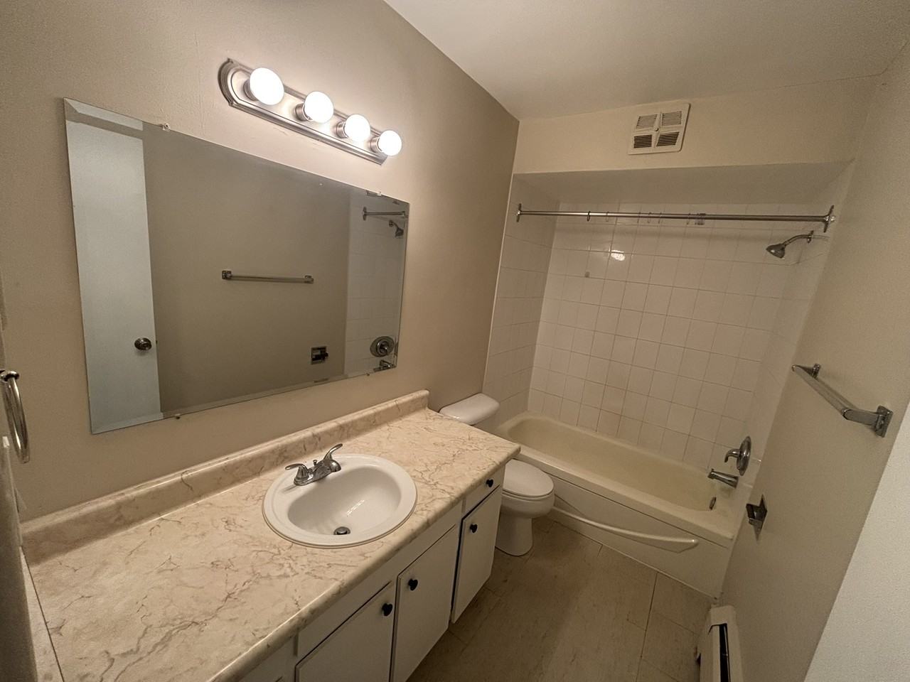 10 Esson St #404 - Photo 6 of 9