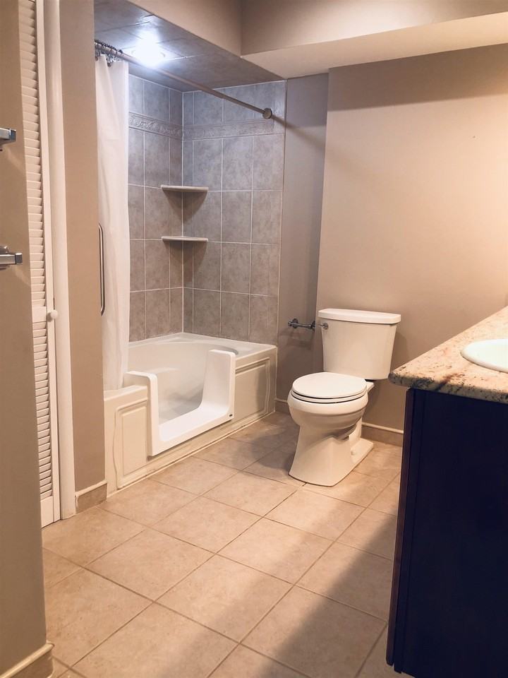 4 Green Valley Ct #4 - Photo 6 of 10