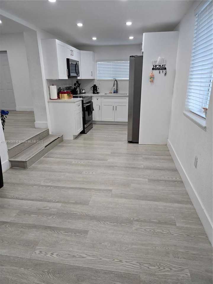 1420 Nw 116th St - Photo 6 of 8