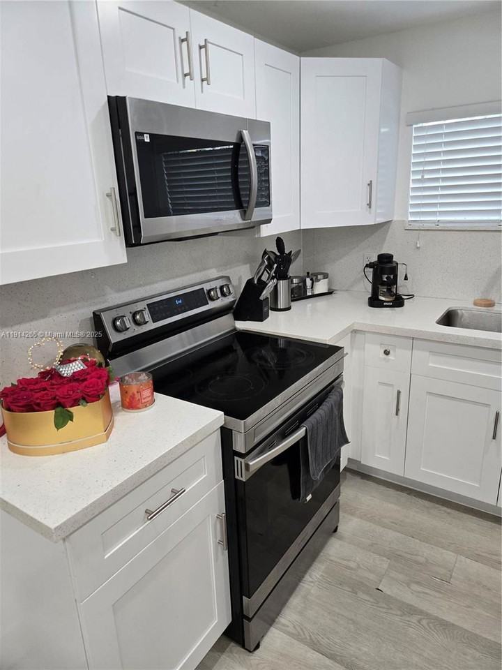 1420 Nw 116th St - Photo 7 of 8