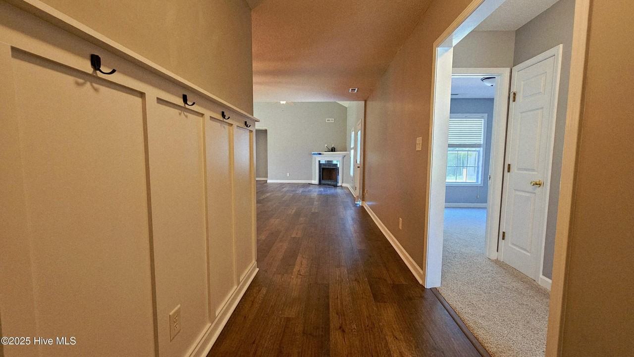 127 Whiteleaf Drive - Photo 6 of 27