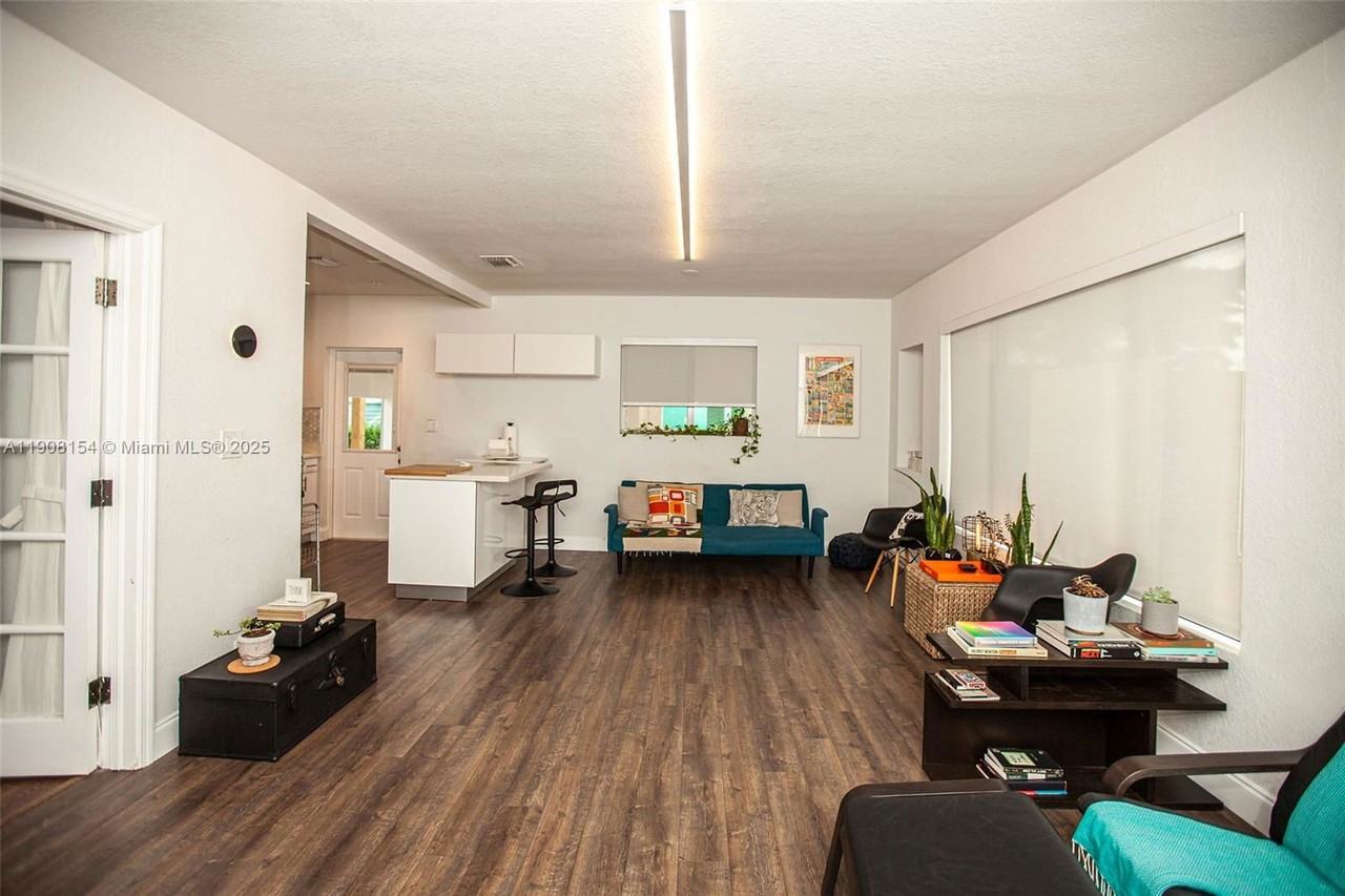 1050 Nw 46th St #1050 - Photo 3 of 8