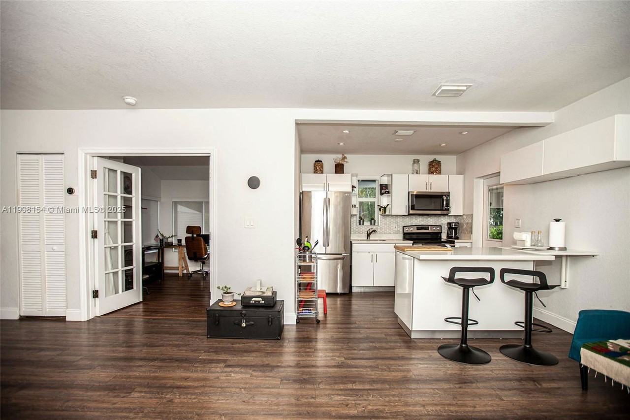 1050 Nw 46th St #1050 - Photo 4 of 8