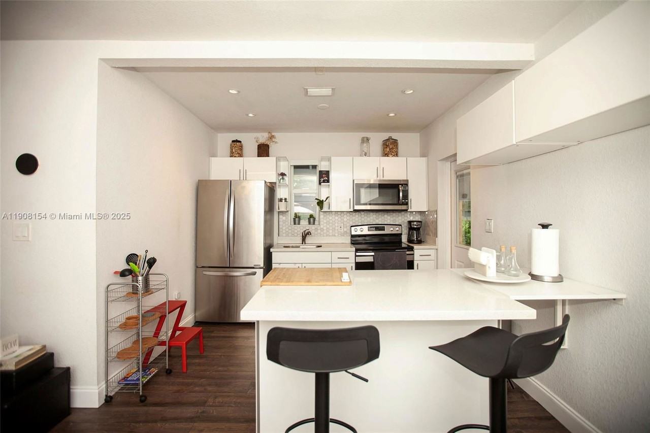 1050 Nw 46th St #1050 - Photo 6 of 8