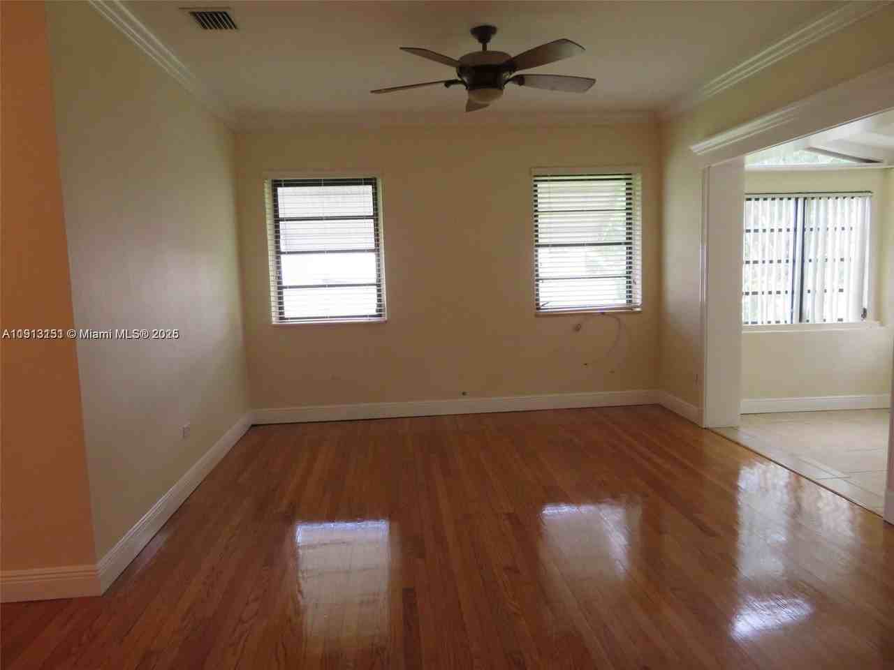 436 Lark Ave - Photo 5 of 8