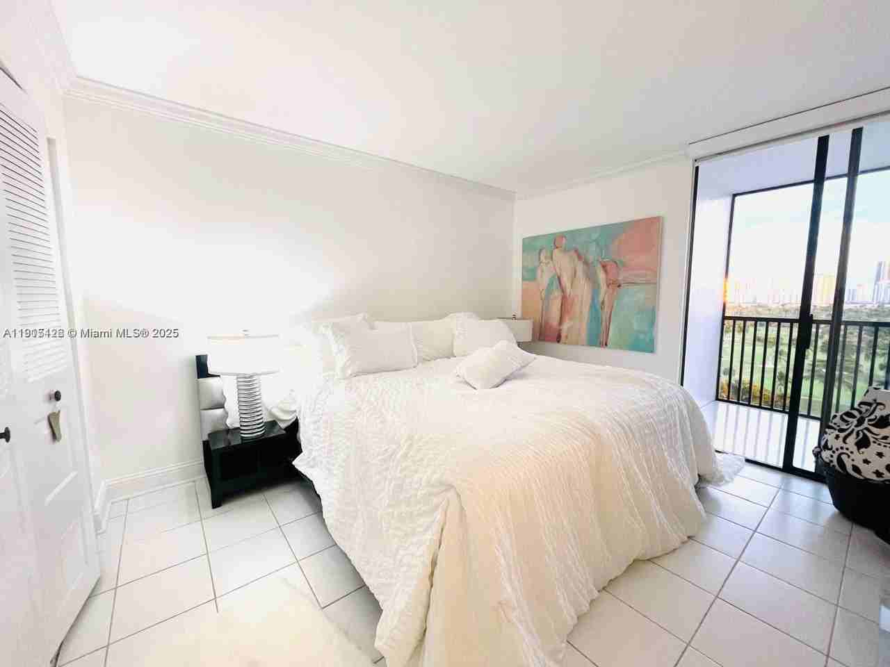 20301 W Country Club Dr #1226 - Photo 7 of 8