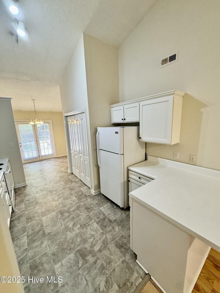 1701 Tollie Ct Unit B #B - Photo 3 of 11