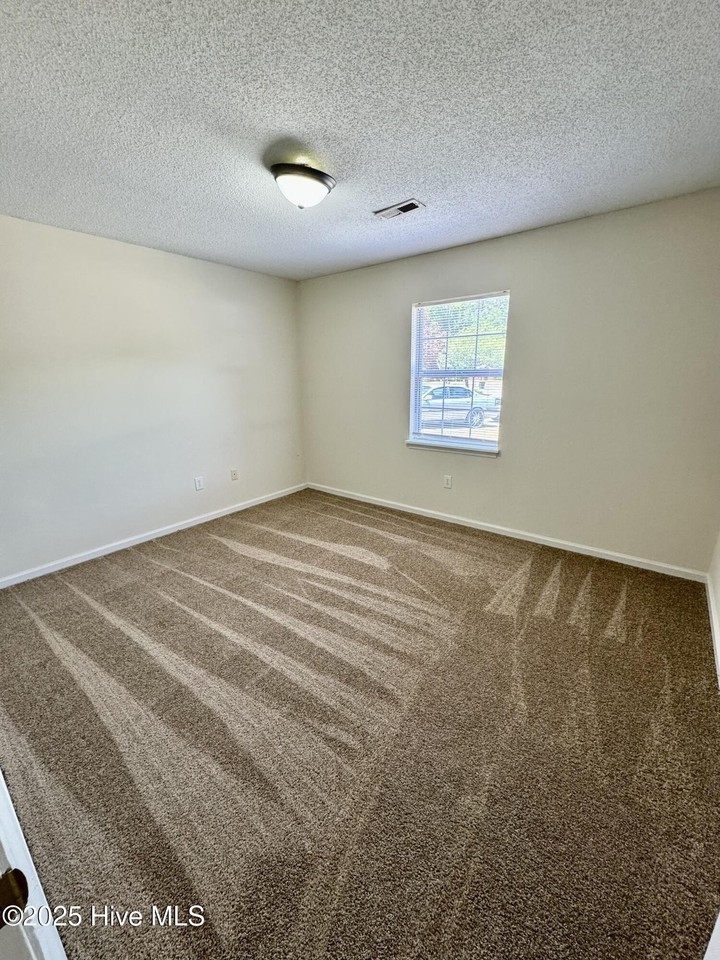 1701 Tollie Ct Unit B #B - Photo 7 of 11