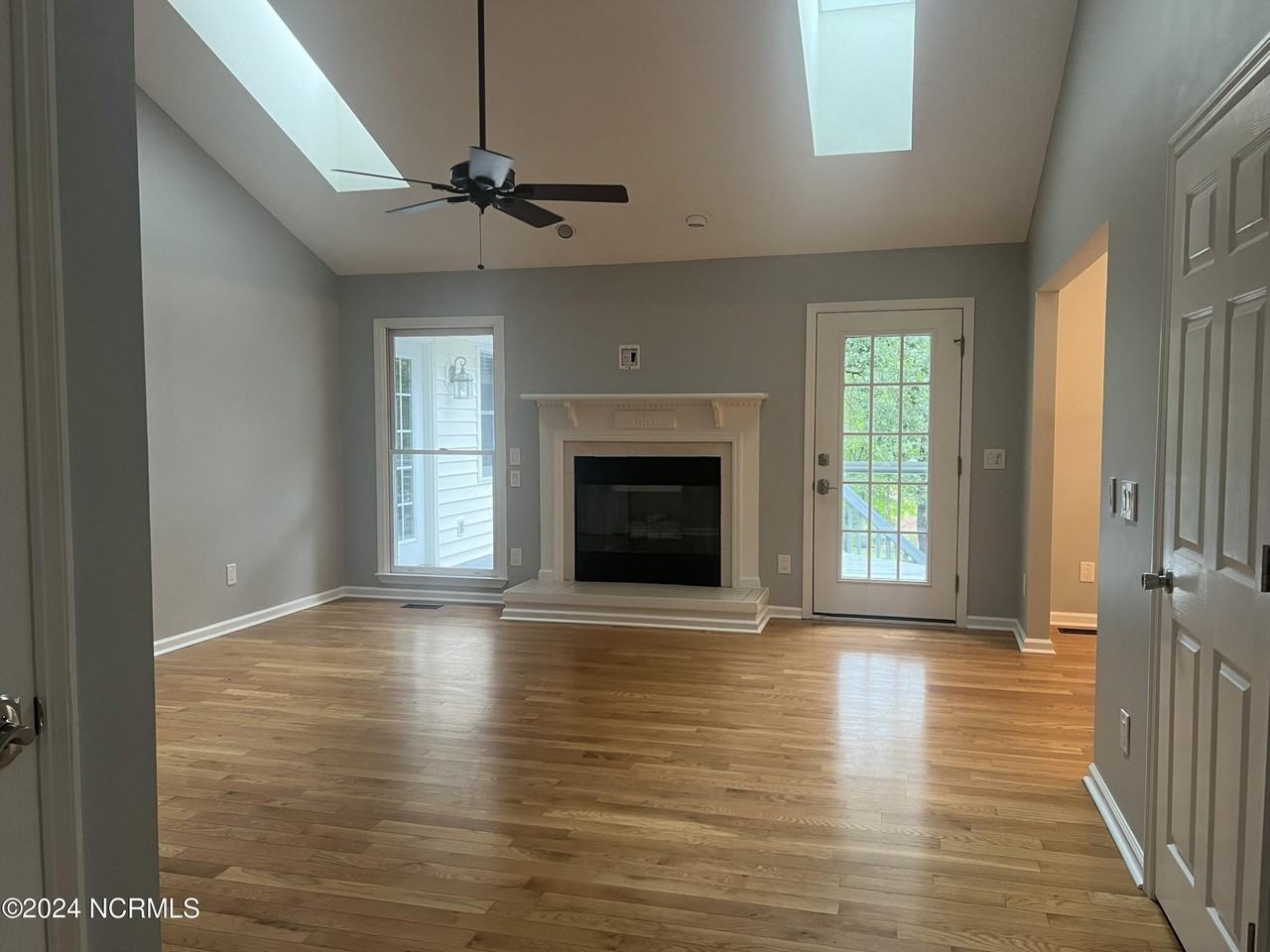 102 Seminole Ct - Photo 5 of 13