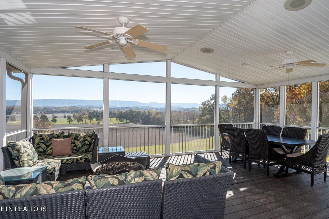 2134 Cochran Rd - Photo 2 of 50