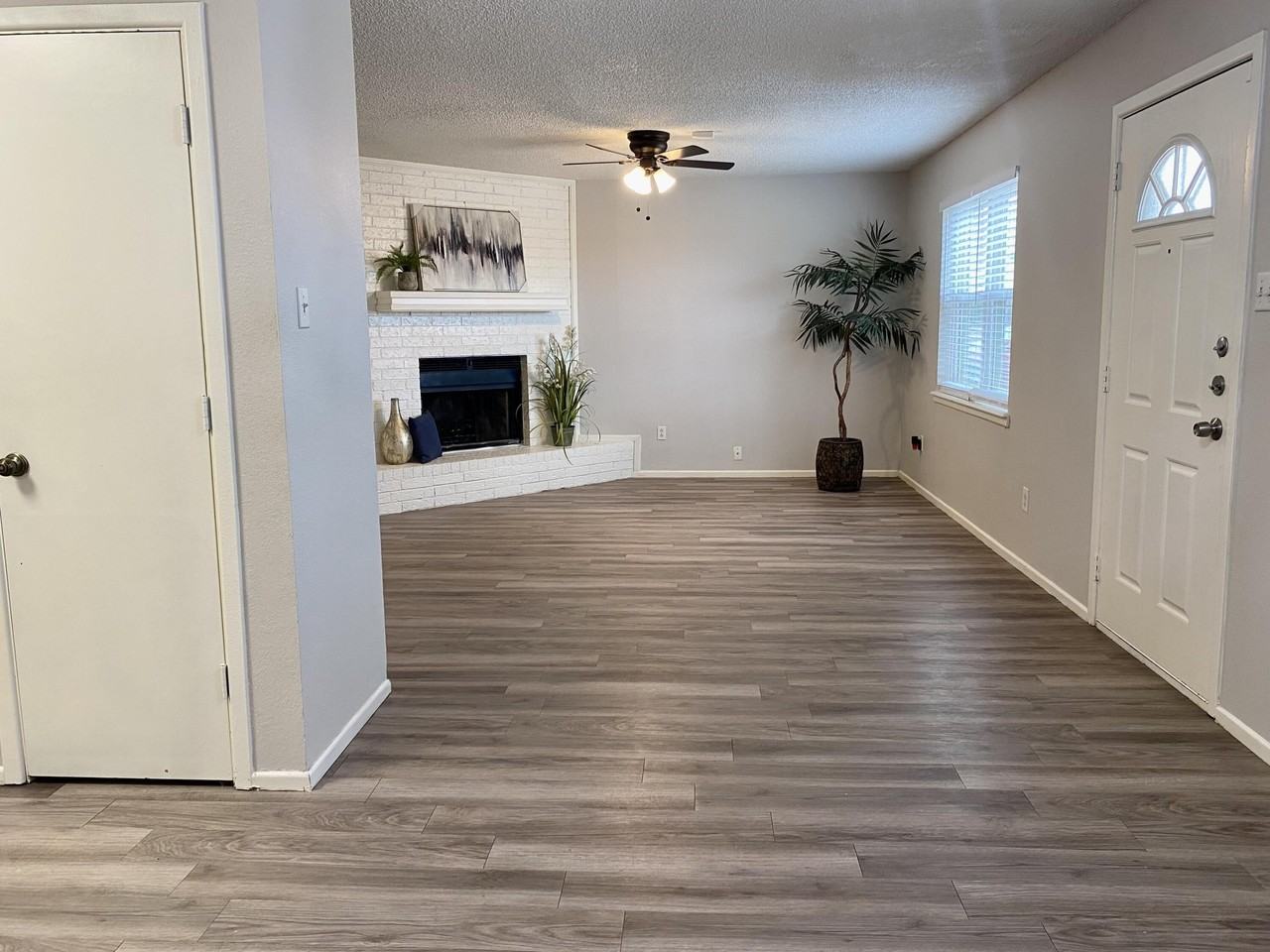 5539 Auburn St - Photo 4 of 16