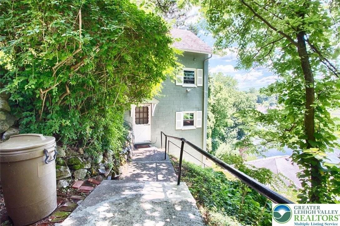 5451 De Pues Rd - Photo 3 of 15