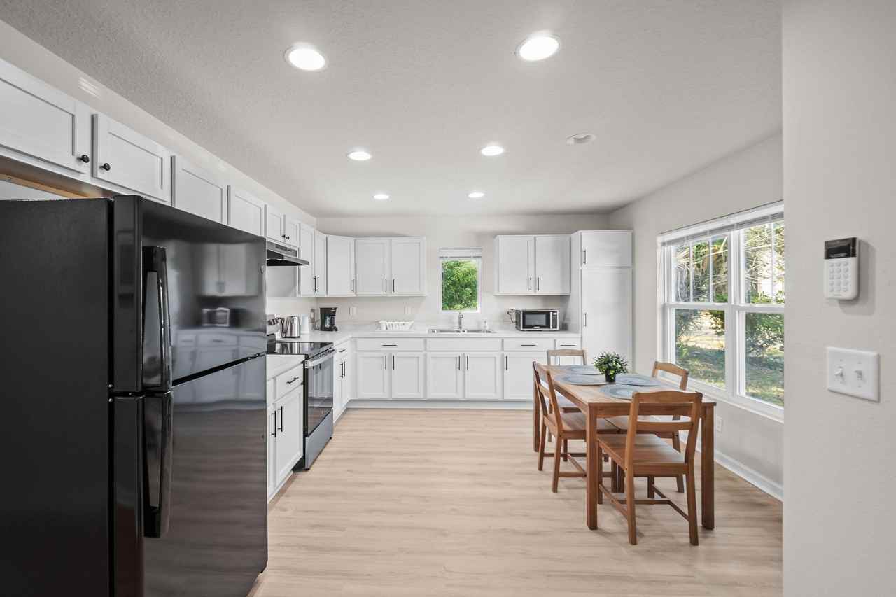 W 16th St - Photo 3 of 13