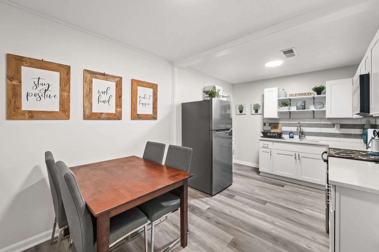 Lexington Ave - Photo 4 of 19