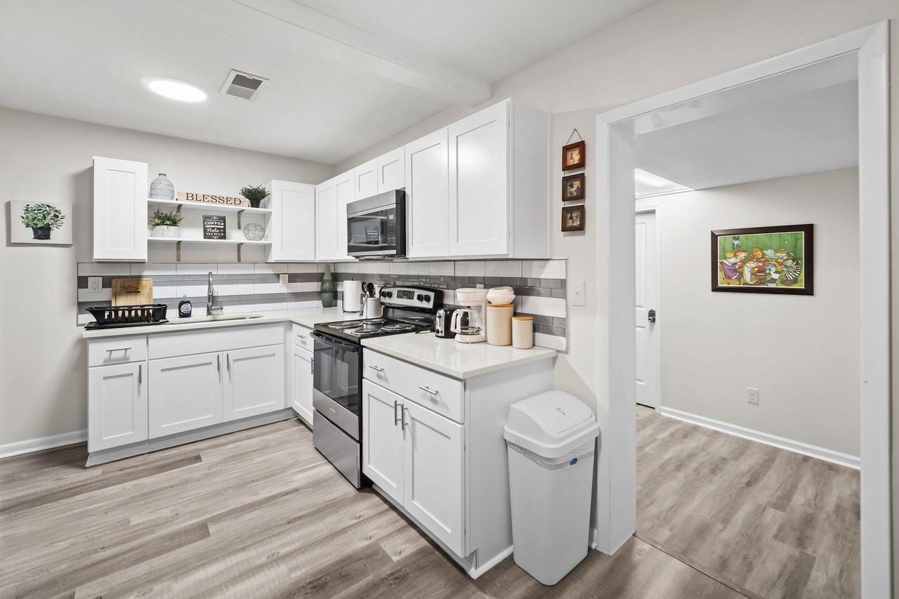 Lexington Ave - Photo 6 of 19