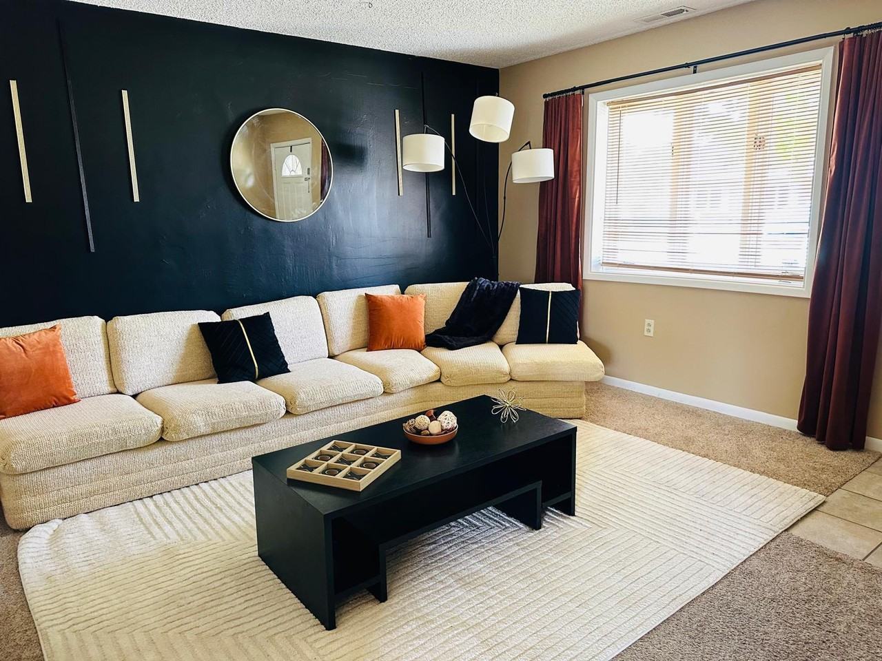 Bloomfield Ct - Photo 3 of 7