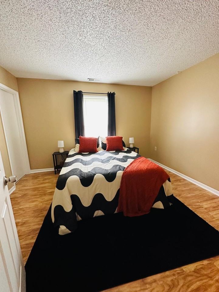 Bloomfield Ct - Photo 5 of 6