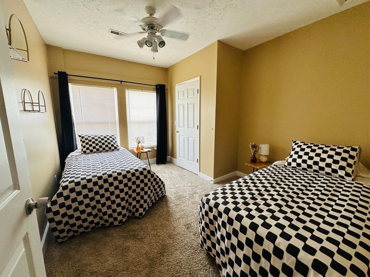 Bloomfield Ct - Photo 6 of 7